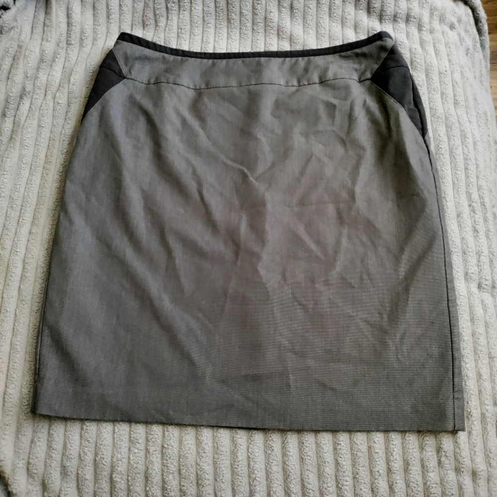 Worthington Grey and Black Lined Midi Skirt Back Zipper Closure and Slit Size 16